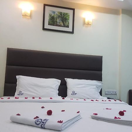 Ample Yard Hotell Chennai Exteriör bild