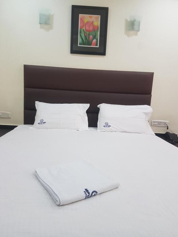 Ample Yard Hotell Chennai Exteriör bild