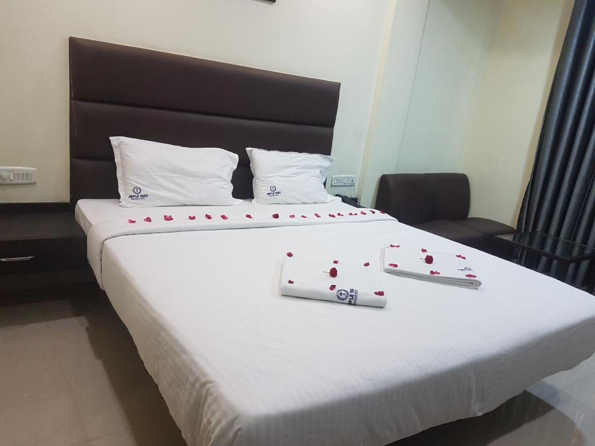 Ample Yard Hotell Chennai Exteriör bild