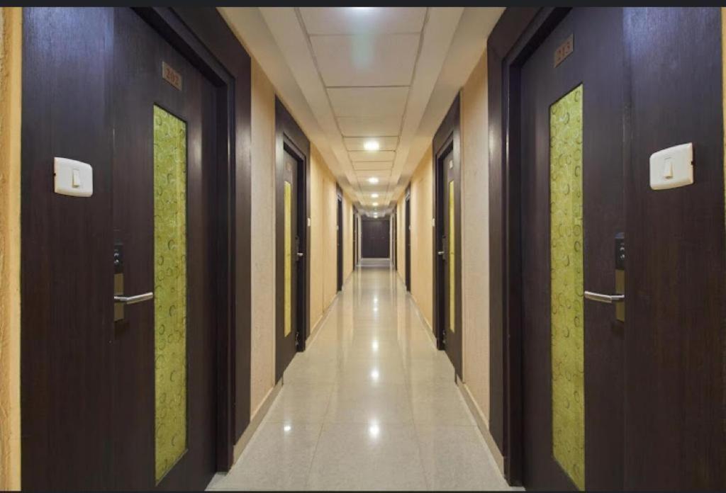 Ample Yard Hotell Chennai Exteriör bild